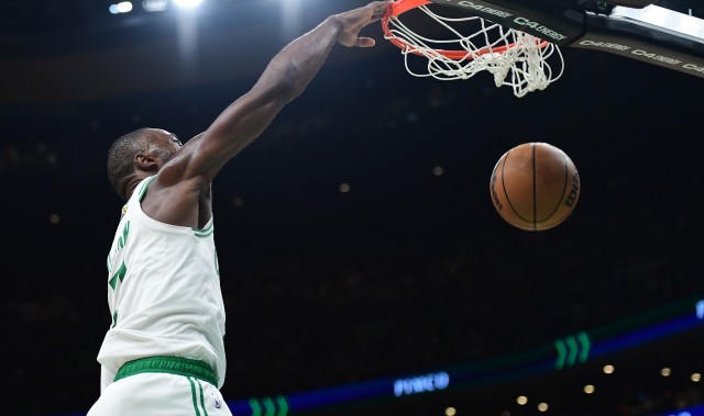 世界杯手机直播-杰伦·布朗：这场失利翻篇 我们都能做得更好 我作为领袖责任