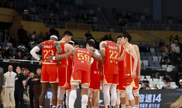 世界杯高清观看-广厦队发文：朱俊龙挺身而出，连续进攻得分为球队保住胜局