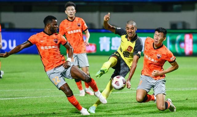 世界杯安装教程-中超赛场首次击败广州队 卡洛斯：郜林是深足典范