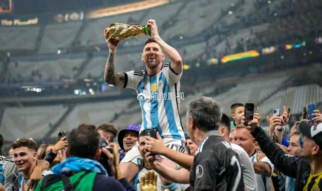 世界杯手机直播-2026世界杯还没开踢，球迷的血压已经拉满了|足球|美加墨世界杯|冰球|比赛|国际足联_新浪体育_新浪新闻