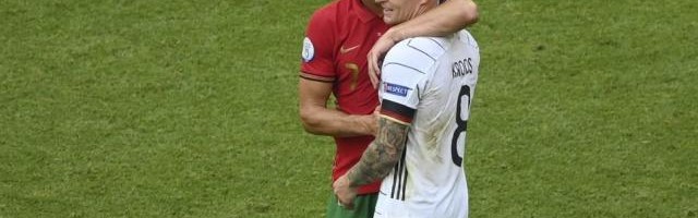 世界杯安装教程-克罗斯透露与C罗对话内容：我希望葡萄牙出线